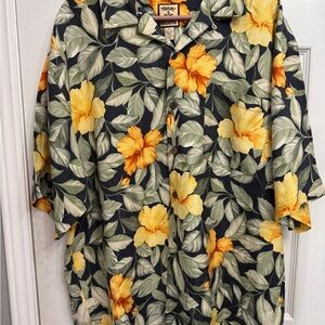 Tommy Bahama, XL men’s Tropical Shirt with Orange and Green